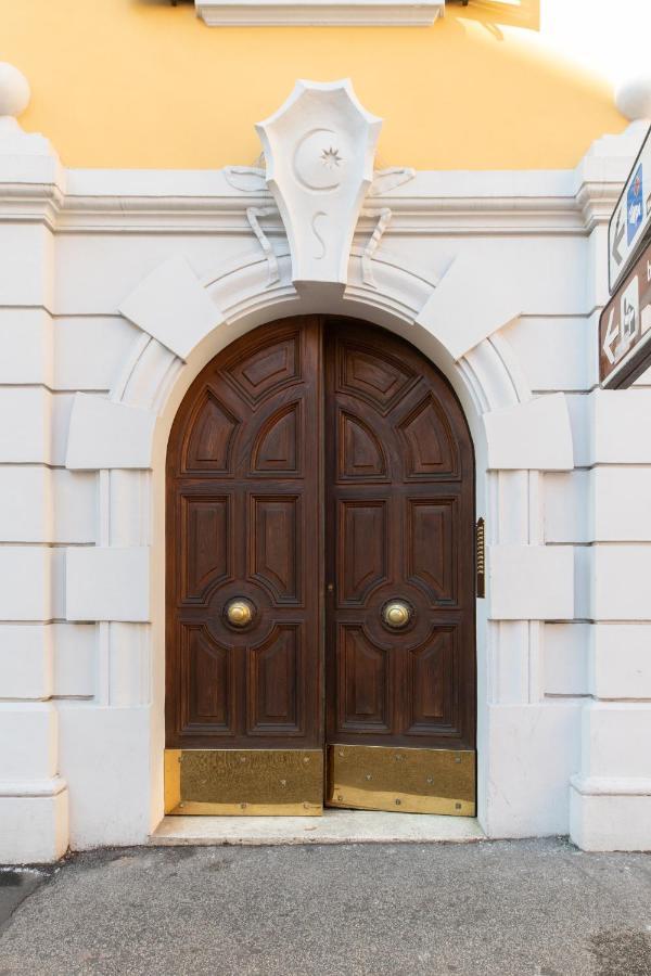 Twin Flowers Apartment In San Giovanni Rome Luaran gambar